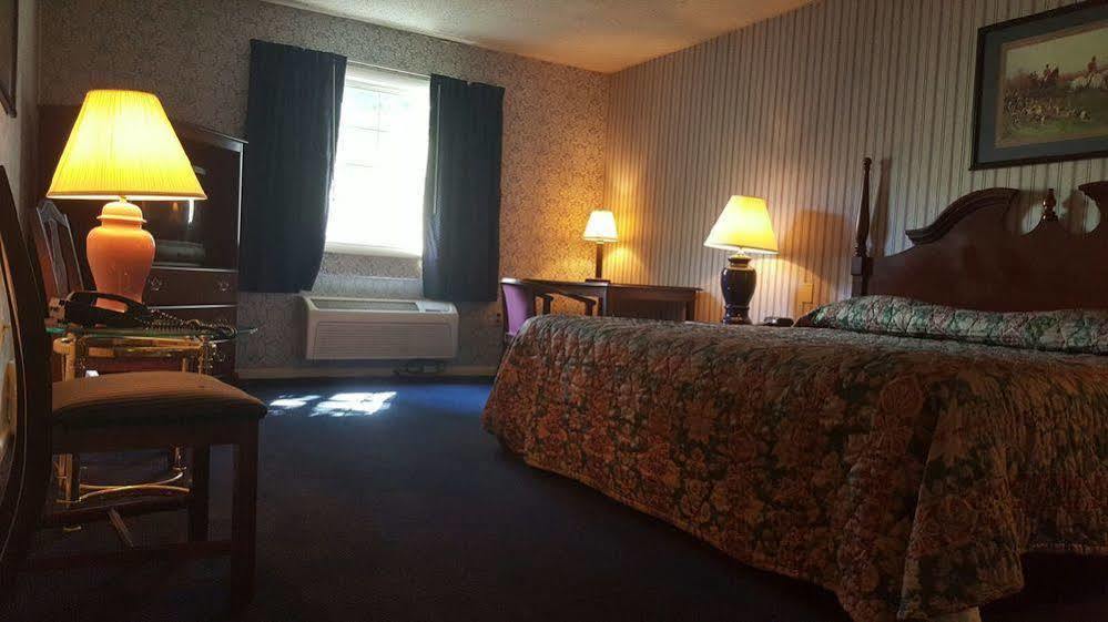 Hotel Carlisle & Embers Convention Center Εξωτερικό φωτογραφία